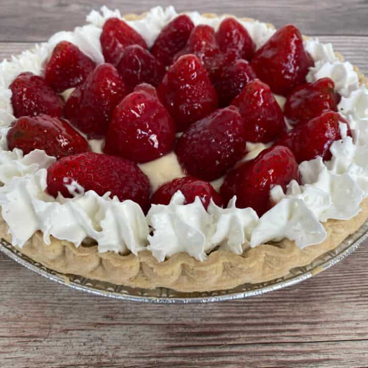 Baltimore Strawberry Cream Pie - Cookaholic Wife